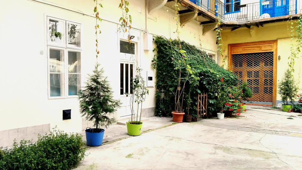 Where The Wild Roses Grow Apartament Budapeszt